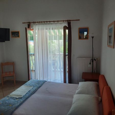 Apartmani Maver Sveti Filip i Jakov Esterno foto