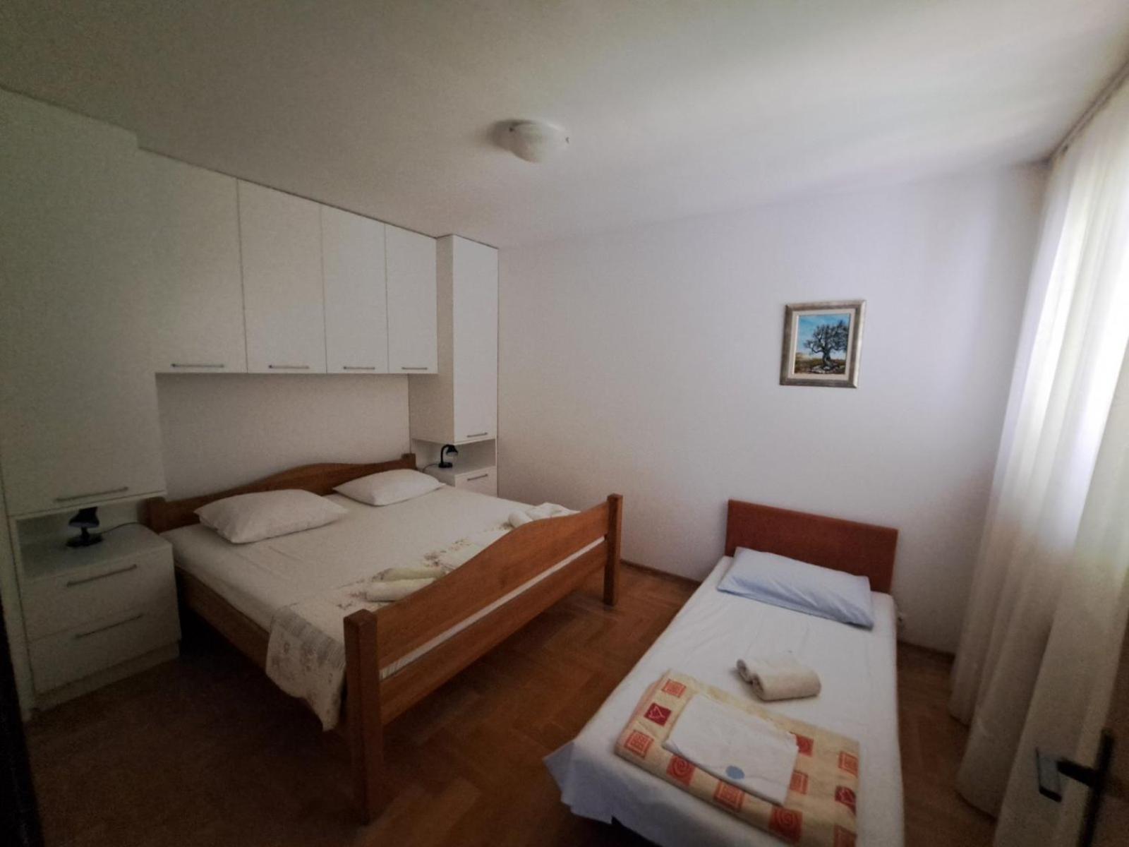 Apartmani Maver Sveti Filip i Jakov Esterno foto