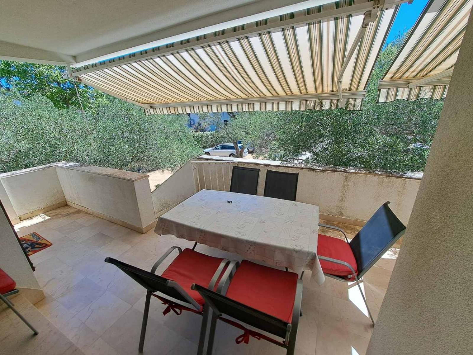 Apartmani Maver Sveti Filip i Jakov Esterno foto