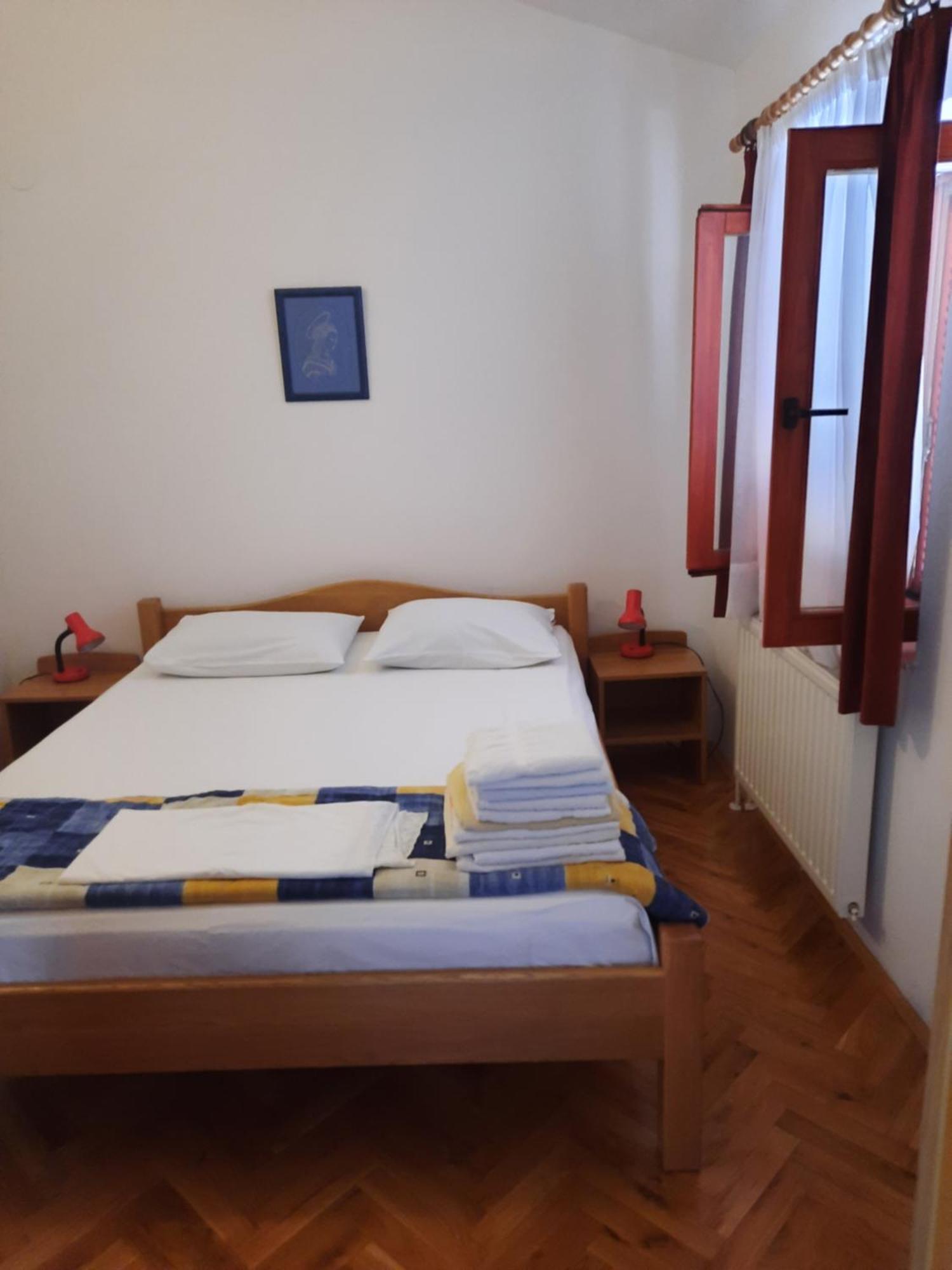 Apartmani Maver Sveti Filip i Jakov Esterno foto