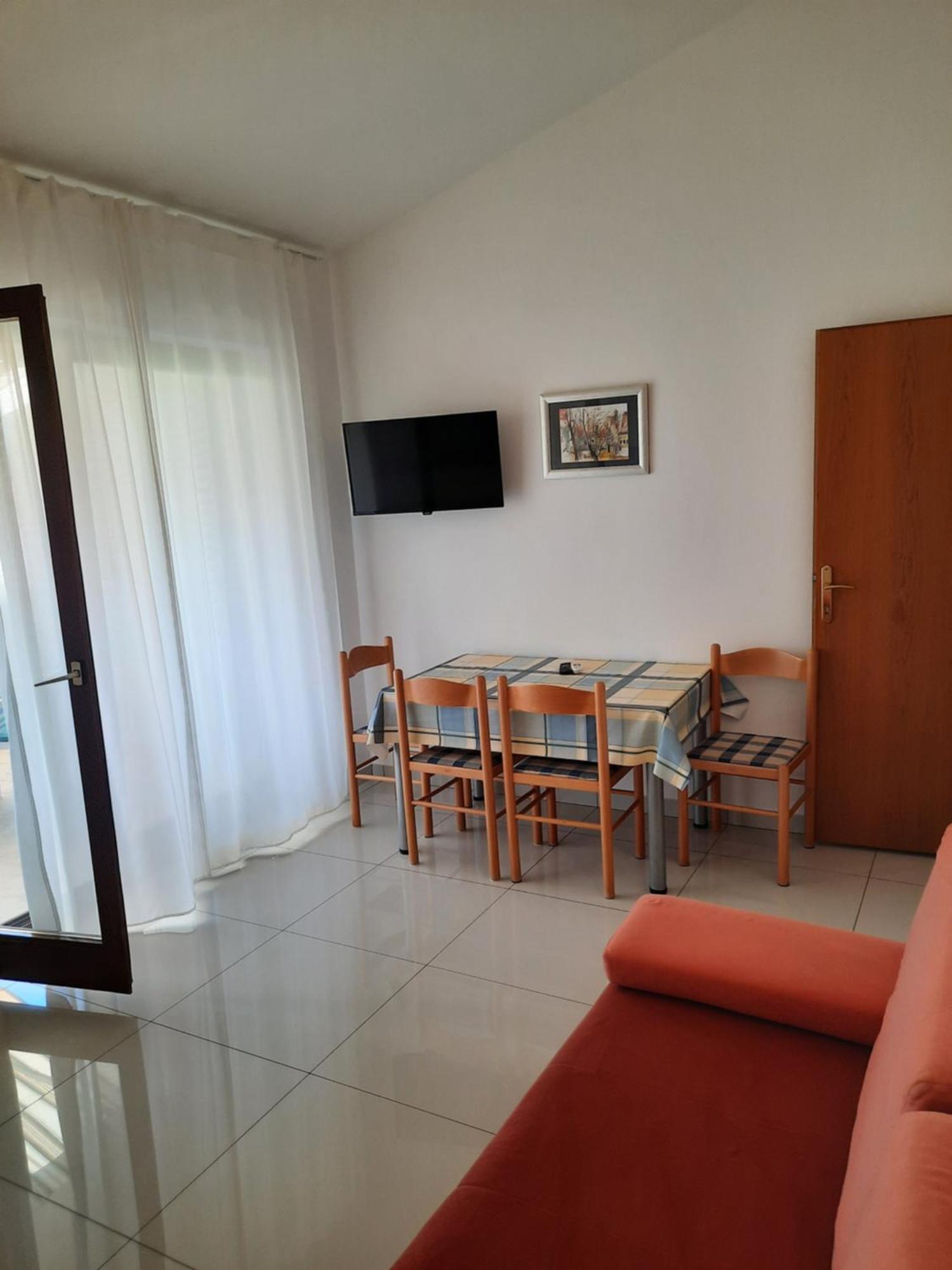 Apartmani Maver Sveti Filip i Jakov Esterno foto