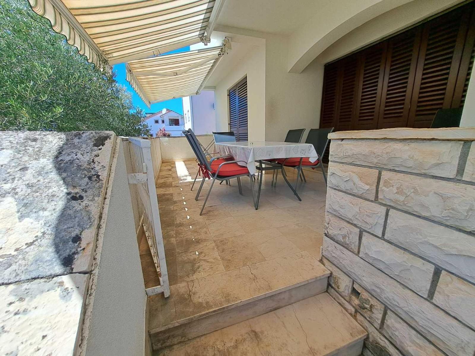Apartmani Maver Sveti Filip i Jakov Esterno foto