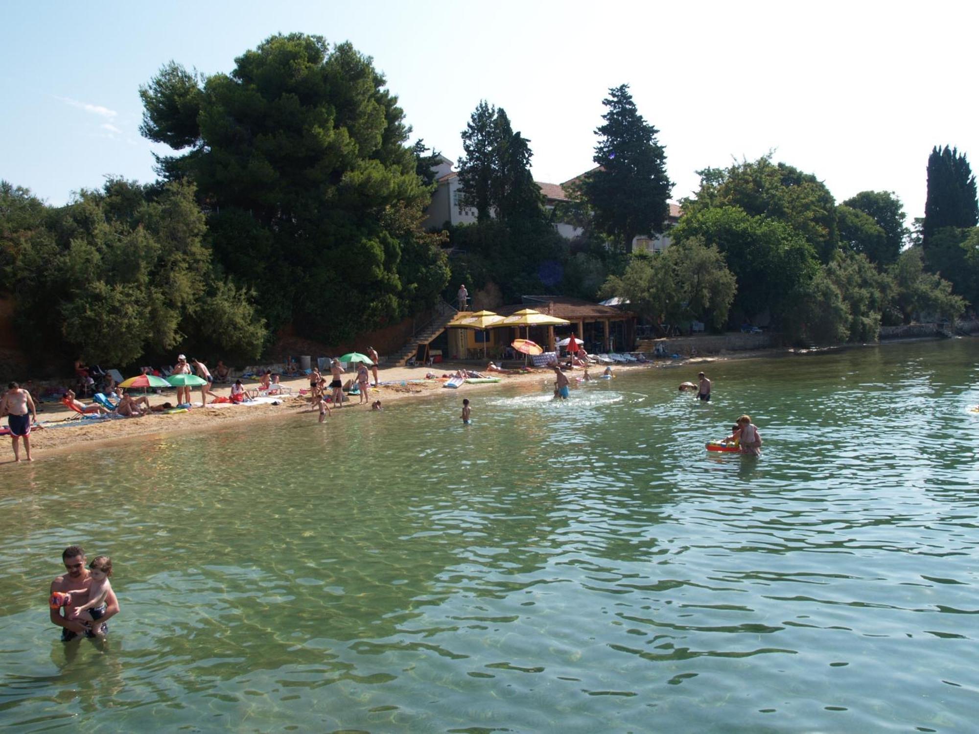 Apartmani Maver Sveti Filip i Jakov Esterno foto